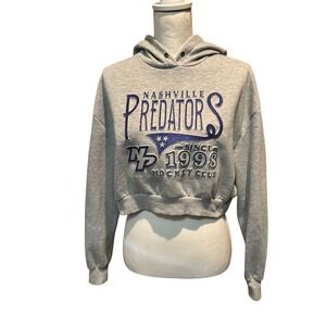 The Wild Collective Nashville Predators Cropped Hoodie Women's Small Gray NHL‎